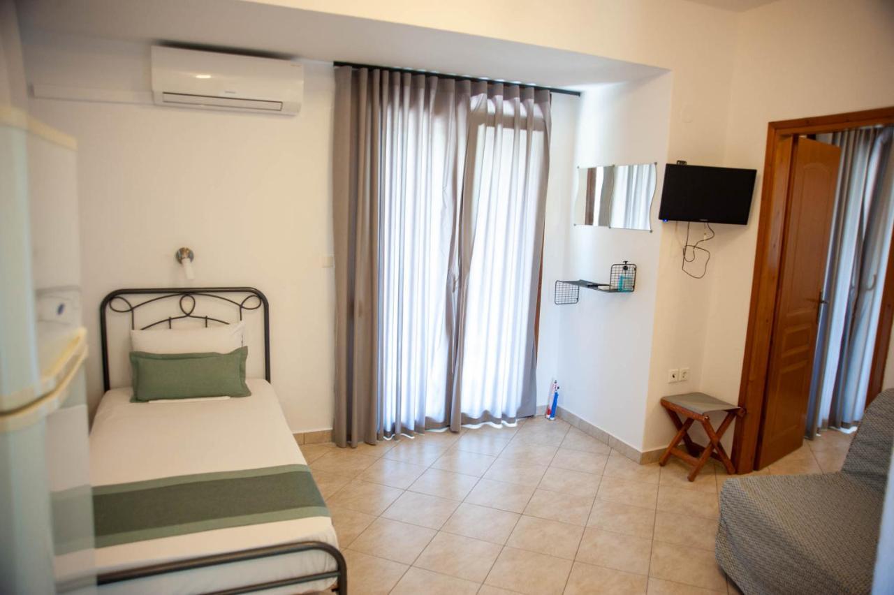 Alexandros Aparthotel